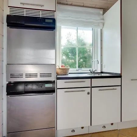 Rima - 200m From The Sea By Interhome