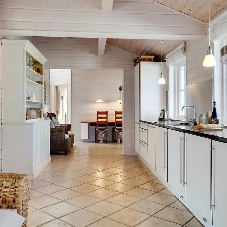 Rima - 200m From The Sea By Interhome